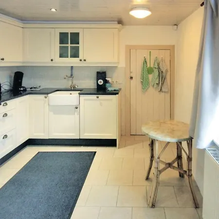Casa de Férias Awesome In W/ 2 Bedrooms And Wifi